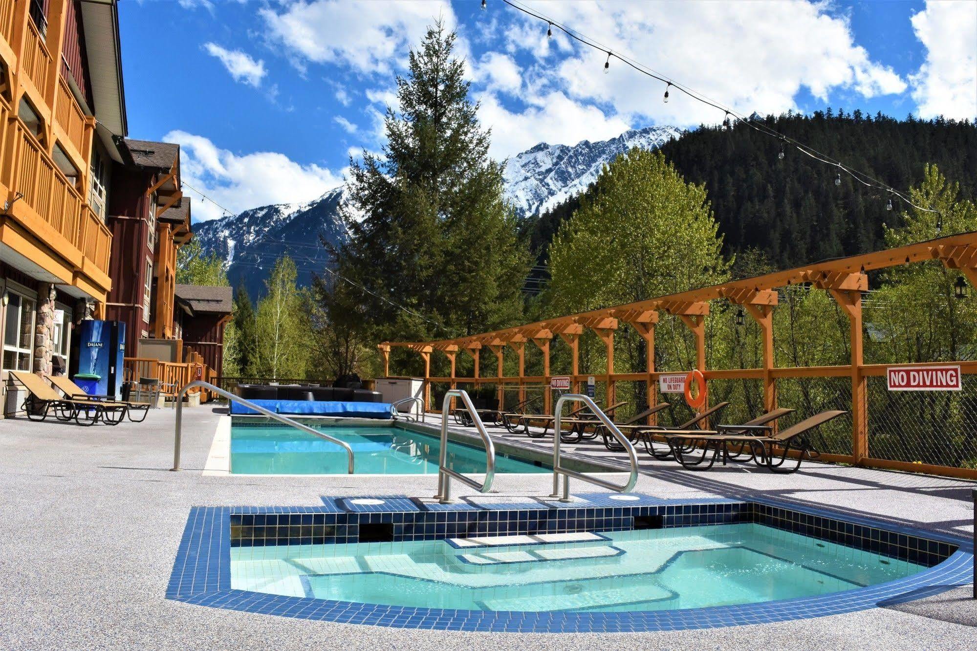 Pemberton Valley Lodge Exterior foto